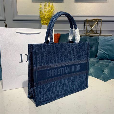 bags similar to dior book tote